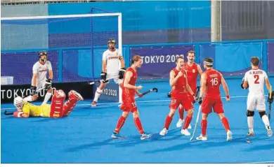  ?? M.G. ?? Los jugadores españoles celebran el gol anotado ante la potente selección de Bélgica.