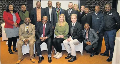  ?? Picture: RANDELL ROSKRUGE ?? BUILDING BRIDGES: A delegation from the Gävle municipali­ty in Sweden is hosted in BCM by mayor Xola Pakati, second from left