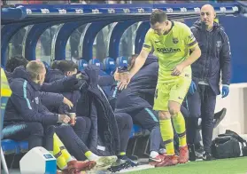  ?? FOTO: PERE PUNTÍ ?? Vermaelen se retiró lesionado durante el partido ante el Levante