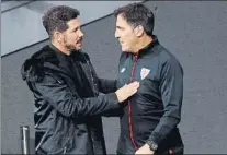  ?? FOTO: EFE ?? Duelo intenso Berizzo y Simeone se saludan antes del comienzo del encuentro