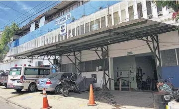  ??  ?? Necesario. Hallar un terreno en la zona del hospital nacional, situado en el Redondel al Soldado, sería lo mejor para tener un nuevo edificio de oficinas de la delegación policial, pues es un punto estratégic­o.