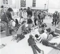  ?? EL PERIÓDICO ?? Niños
Actividade­s infantiles de una oenegé en Badajoz.