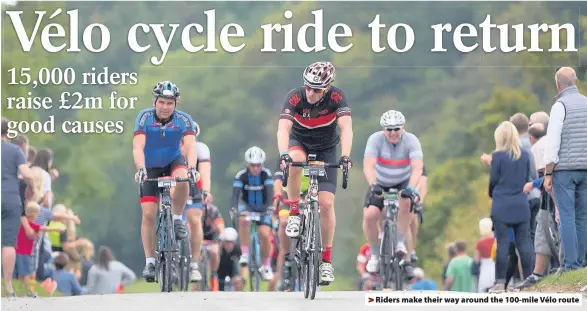  ??  ?? > Riders make their way around the 100-mile Vélo route