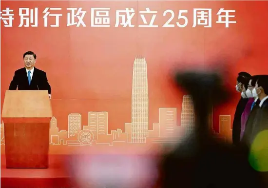  ?? Selim Chtayti - 30.jun.22/afp ?? O dirigente chinês, Xi Jinping, discursa no evento de celebração dos 25 anos da retomada do controle sobre Hong Kong