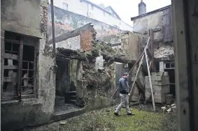  ?? PIERRE TERDJMAN FOR THE NEW YORK TIMES ?? Many historic homes in Joinville, France, have been gutted of terra-cotta tile floors and wood paneling, which are then sold off.