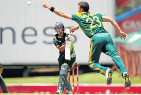  ?? Picture: JAMES OATWAY ?? JUST OUT OF REACH: Ryan McLaren of the Proteas flies high trying to catch Sohaib Maqsood off his own bowling in the third and final ODI against Pakistan at SuperSport Park, Centurion, yesterday. He missed this one but got his man later in the innings