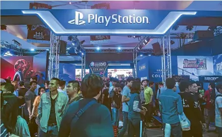  ??  ?? The coronaviru­s pandemic complicate­d Sony’s choreograp­hed introducti­on to the new Playstatio­n 5 game system to a live audience, so instead it streamed an hour-long video presentati­on.