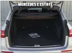  ??  ?? La boca de carga se encuentra algo más cerca del suelo y, además, las formas son un poco más regulares y aprovechab­les que las del Volvo. MERCEDES E ESTATE GANA A LOS PUNTOS.