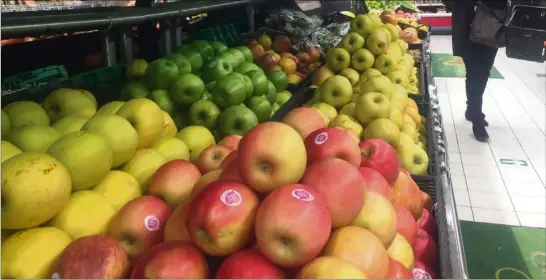  ?? (Photos E. A. et DR) ?? Les fruits et les légumes font également partie de vos meilleurs alliés après les fêtes.