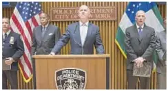  ?? HOWARD SIMMONS FOR NEW YORK DAILY NEWS ?? Mayor de Blasio and NYPD brass cited a rise in gun arrests in bashing a Brooklyn program that gives first-time firearms offenders a break.