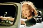  ?? ?? Uma Thurman behind the wheel of the car she crashed, running off the road and into a palm tree.