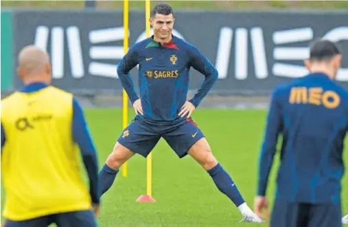  ?? ?? Cristiano Ronaldo, durante el entrenamie­nto de ayer de la selección portuguesa.