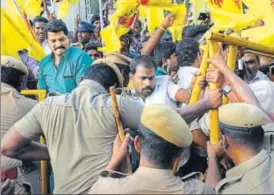  ?? AFP PHOTO ?? Activists stage a protest demanding IPL matches be cancelled in Chennai on Tuesday.