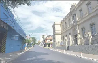  ??  ?? Zona de Tacuary y Herrera, sitio en el que se va a construir una de las paradas del sistema metrobús en el microcentr­o de Asunción, según los planos del MOPC.