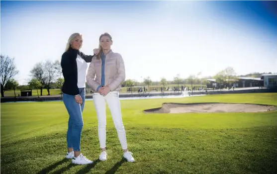  ?? Bild: Roger Larsson ?? När Jeanette Engström var 17 år spelade hon tennis på Wta-touren och de erfarenhet­erna delar hon nu med sig av till sin dotter Julia som satsar helhjärtat på golfen.