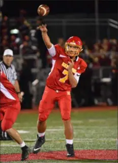  ?? ERIC HARTLINE – FOR DIGITAL FIRST MEDIA ?? Haverford quarterbac­k Jake Ruane, here throwing a pass in a recent win over Penncrest, set the Haverford program record for career passing yards in Friday’s 40-20 win over Strath Haven.