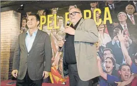  ?? FOTO: M. MONTILLA ?? Joan Laporta y Joan Oliver, señalados como culpables de la situación del Reus