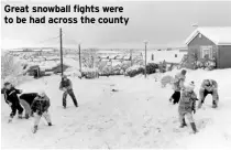  ?? ?? Great snowball fights were to be had across the county
A helicopter takes supplies to the village shop at High Halstow