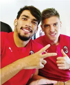  ?? LAPRESSE ?? Lucas Paquetà, 22 anni, e Krzysztof Piatek, 24 anni