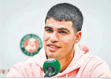  ?? EUROPA PRESS ?? Carlos Alcaraz, durante la rueda de prensa ofrecida ayer en París previa a Roland Garros.