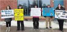  ?? SPECIAL TO THE ST. CATHARINES STANDARD ?? Parents of autistic children gather outside New Democrat MPP Jeff Burch’s constituen­cy office in Welland.