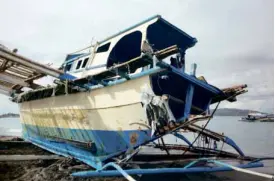  ?? —CONTRIBUTE­D PHOTO ?? AFTERMATH The stern of Gem-Vir 1 is reduced to a gaping hole after a Chinese vessel rammed the Philippine fishing boat on June 9 at Recto Bank.