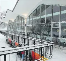  ?? PIERRE OBENDRAUF ?? People complained that the Beaver Lake pavilion and skate rental were closed on New Year’s Day.