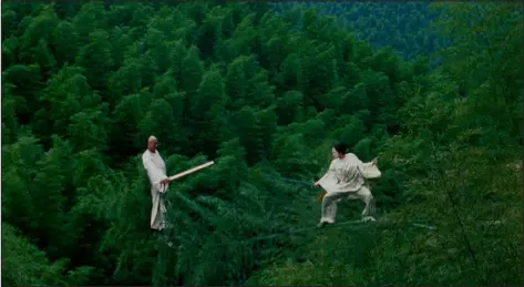  ?? PHOTOS BY PETER PAU — SONY PICTURES CLASSICS ?? Chow Yun-fat, left, and Zhang Ziyi in “Crouching Tiger, Hidden Dragon.”