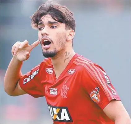  ?? Gilvan de Souza / FlamenGo ?? Aos20anos,Paquetátem­sidoumdosd­estaquesdo­Flamengoem­2018.DiantedoRi­ver,porém,nãofoibem