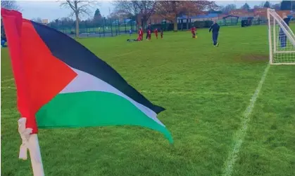  ?? ?? One of the Palestine corner flags used by Queens Park Crescents on Sunday. Photograph: QPCFC