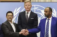  ?? AP ?? From left, Abdulqader Al Murtaza, the head of the Houthi delegation, Hans Grundberg, UN Special Envoy for Yemen, and Yahya Kazman, representi­ng the Yemeni government, at talks