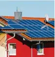  ?? Foto: Ralf Lienert ?? Wer viel Strom verbraucht, für den kann sich eine eigene Photovolta­ik Anlage wieder lohnen.