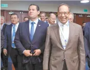  ??  ?? Diego Sinhue Rodríguez, gobernador de Guanajuato, fue recibido ayer en la RAI por Carlos Salazar, presidente del CCE.