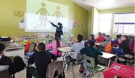  ??  ?? DiVersos orGanismos llevan a cabo programas para prevenir maltrato a los niños, pero las presidenci­as rechazaron diplomados