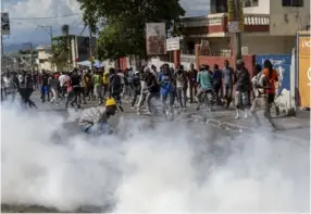  ?? aFP ?? El tráfico ilegal de armas desde EE. UU. contribuye al poderío de las pandillas que controlan buena parte de Haití.