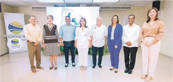  ?? EXTERNA ?? Directivos de la Cámara de Comercio y Producción de Puerto Plata cuando anunciaron la celebració­n del Segundo Foro Empresaria­l.