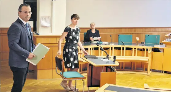  ??  ?? Nach obszönen Nachrichte­n an sie und einem Schuldspru­ch will Ex-Politikeri­n Sigi Maurer in der nächsten Instanz weiterkämp­fen.