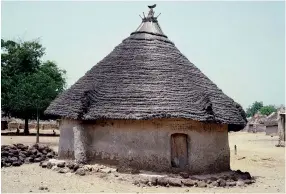  ??  ?? ABOVE-LEFT
A shrine in Kaba Kangaba, the former capital of the Malinke kingdom that went on to form part of the Mali Empire