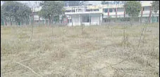  ?? HT PHOTO ?? The only stadium for at least 25 adjoining hockey enthusiast­ic villages has been lying unused since 2017 as its ground was dug up for constructi­on of district’s first synthetic turf.