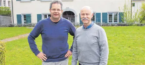  ?? FOTO: HEB ?? Jochen Narr (links) und der Gesamtleit­er von St. Anna, Michael Lindauer, bereiten mit ihrem Team das große Fest zum 150-jährigen Bestehen der Stiftung vor.