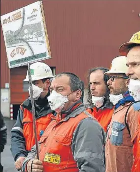  ?? JAVIER ETXEZARRET­A / EFE ?? Arcelor Mittal propone recolocar a 342 trabajador­es en Asturias