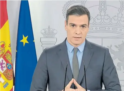  ?? EFE ?? Tensión. El jefe del Gobierno español, Pedro Sánchez, anuncia las nuevas restriccio­nes en el país.