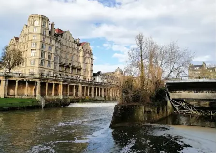  ??  ?? Panorama of Bath. By Magdalena Targonska.