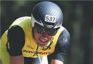  ??  ?? Cédric Boily a amélioré de plus de 33 minutes son temps de 2017 au Ironman du Mont-Tremblant, en fin de semaine. - Gracieuset­é