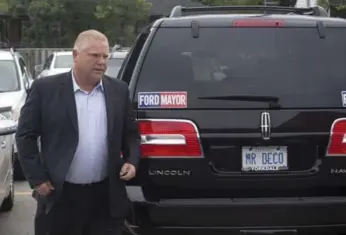  ?? KEITH BEATY/TORONTO STAR ?? Councillor Doug Ford visits the hospital Thursday to check up on his brother, Rob, who is still being evaluated.