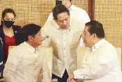  ?? ?? The author with President Marcos and Speaker Ferdinand Martin Romualdez.