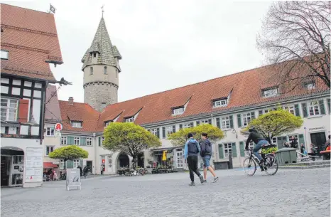  ?? ARCHIVFOTO: VERENA OKLMANN ?? Bis spätestens April 2022 soll die Ravensburg­er Musikschul­e in die Bauhütte (rechts im Bild) umziehen.