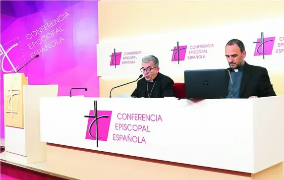  ?? EFE ?? El secretario general y portavoz de la Conferenci­a Episcopal Española (CEE), Luis Argüello, expuso ayer las conclusion­es de la Comisión Permanente