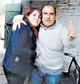  ??  ?? Víctima. Priscila Paz (27) junto a Pedro, su papá. Tenía un hijo de 3 años.