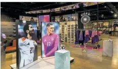  ?? FOTO: IMAGO IMAGES ?? Der DFB-Shop bei Adidas in Herzogenau­rach ist bald Geschichte. Der DFB wechselt 2027 den Ausrüster und geht zu US-Hersteller Nike.